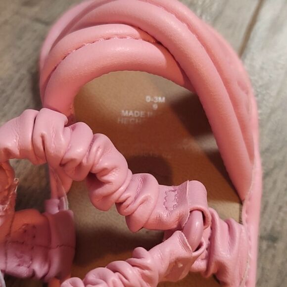 Old Navy New‎ With Tag Size 0-3 Months Cross-Strap Puffy Pink Sandals For Baby - Picture 7 of 10